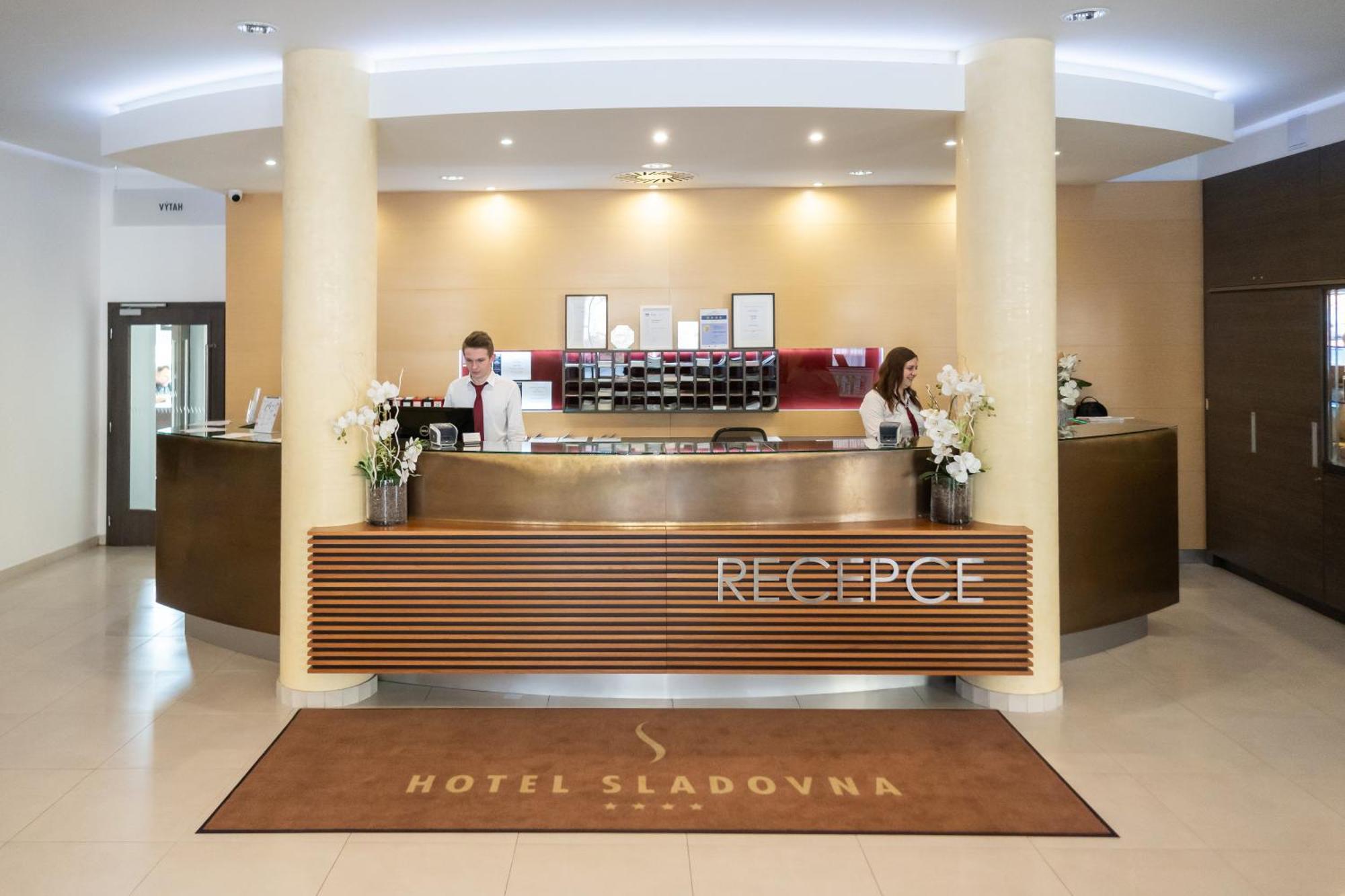 Hotel Sladovna Cerna Hora Exterior photo